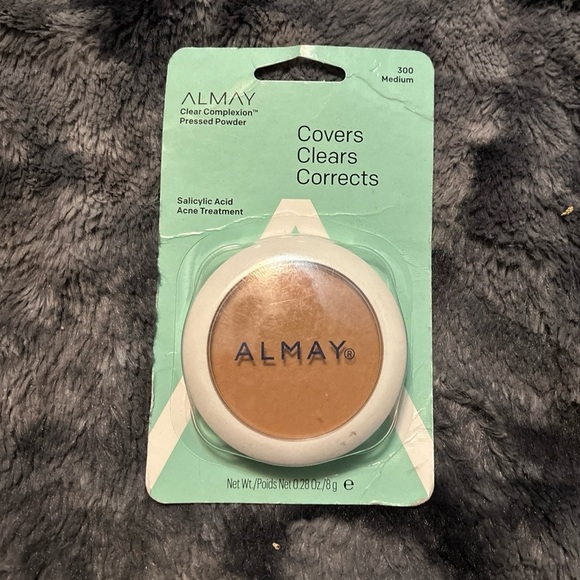 Almay Clear Complexion Pressed Powder NEW! - Picture 2 of 8